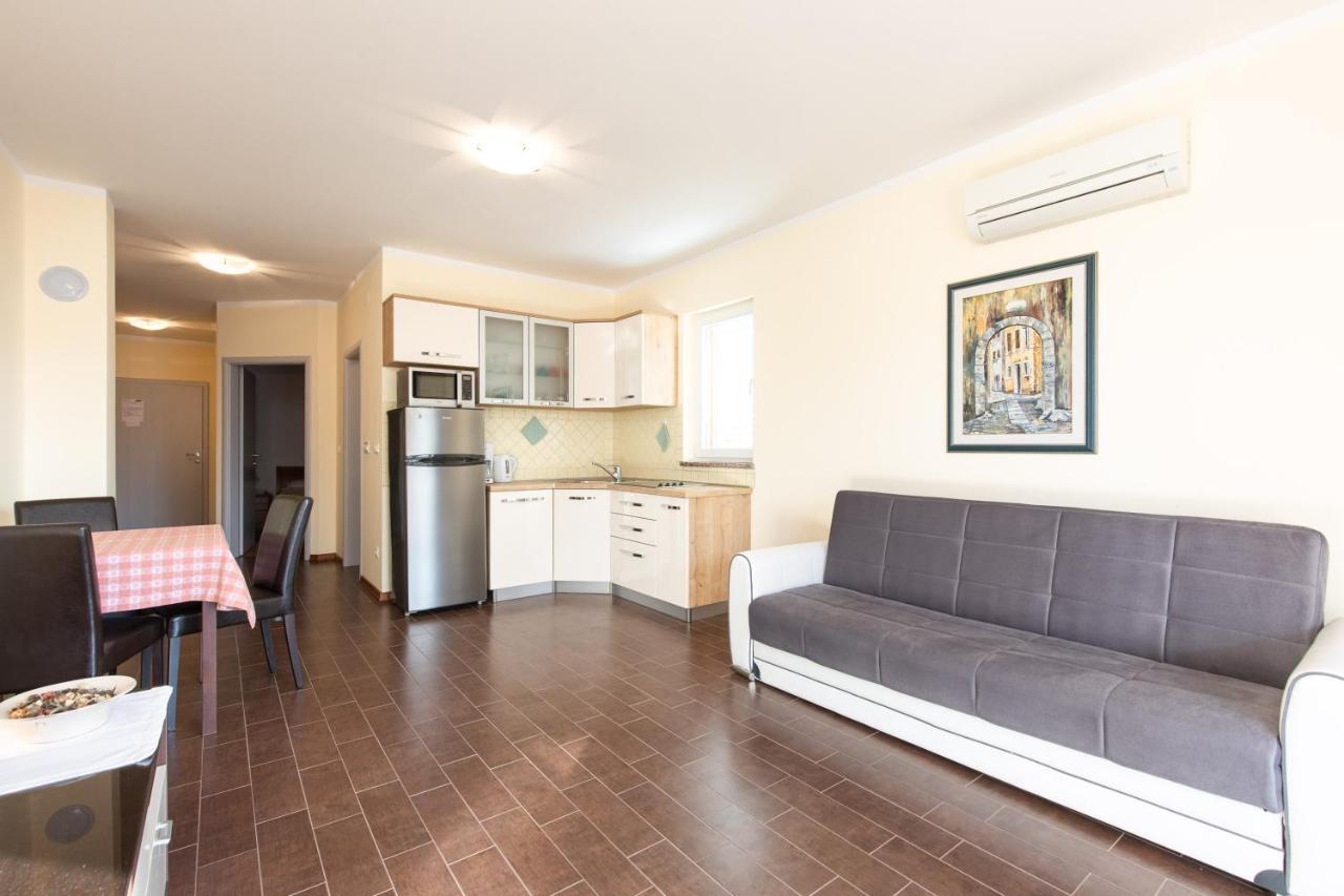 Apartments Bella Vista 크르크 외부 사진