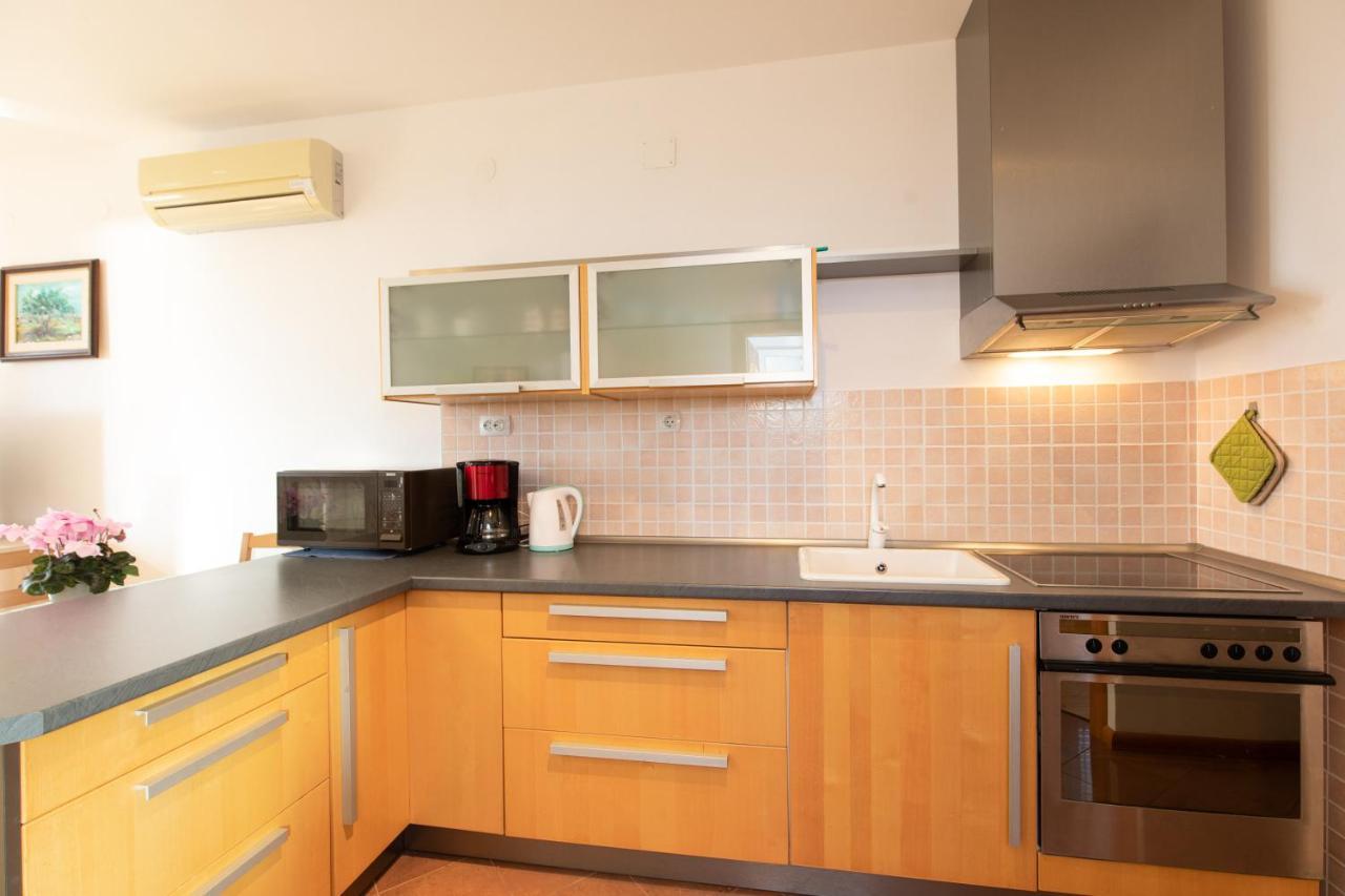 Apartments Bella Vista 크르크 외부 사진
