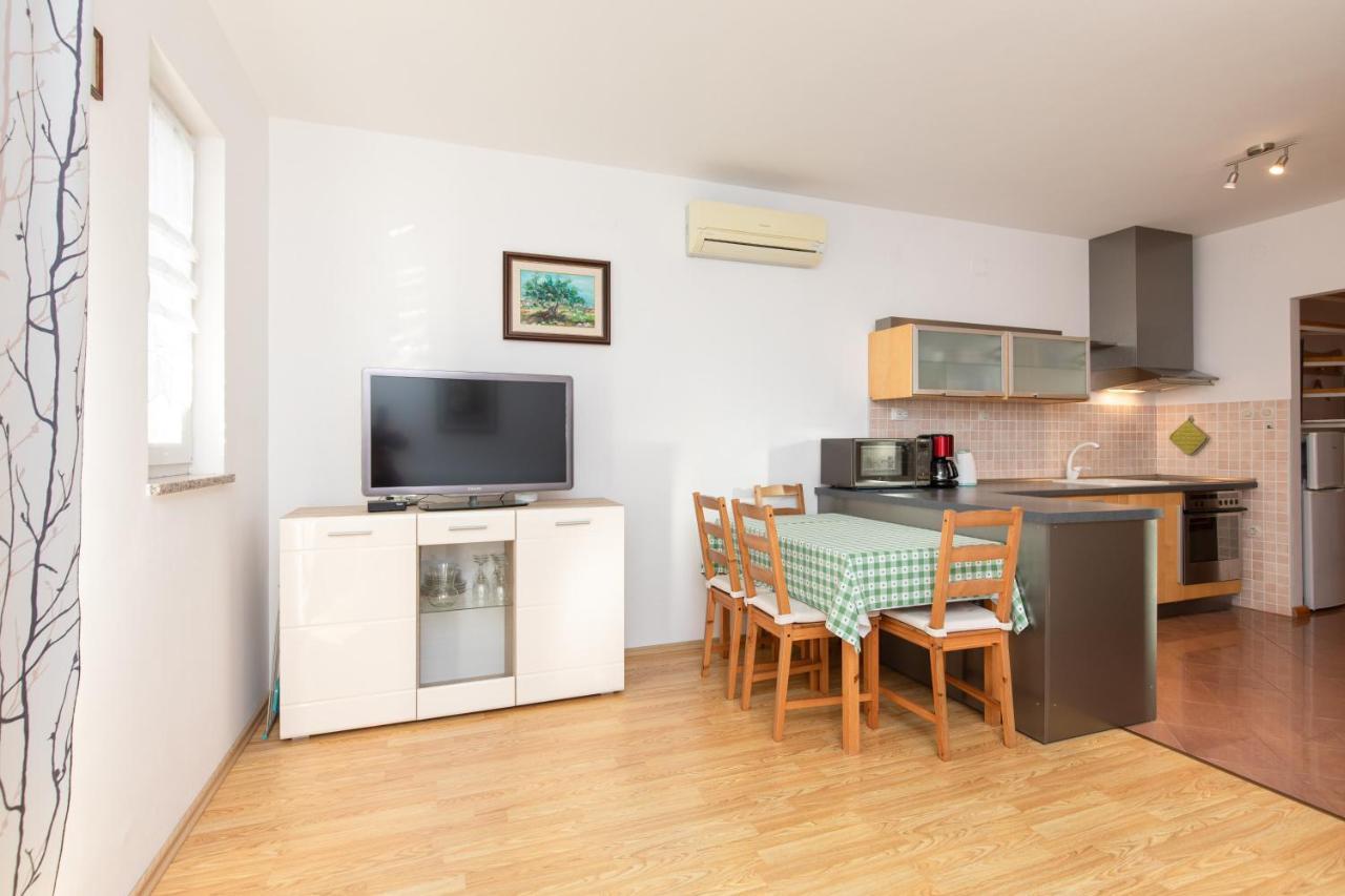 Apartments Bella Vista 크르크 외부 사진